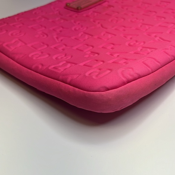 Marc by Marc Jacobs Pink Dreamy Logo Laptop Case - Picture 14 of 16
